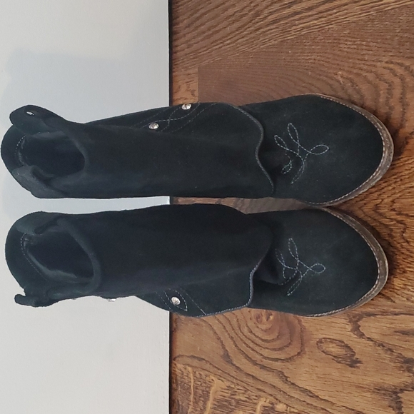 🔥🔥Host Pick🔥🔥ZiGiny Black Leather Rodeo Ankle Rhinestone Booties - Picture 2 of 7